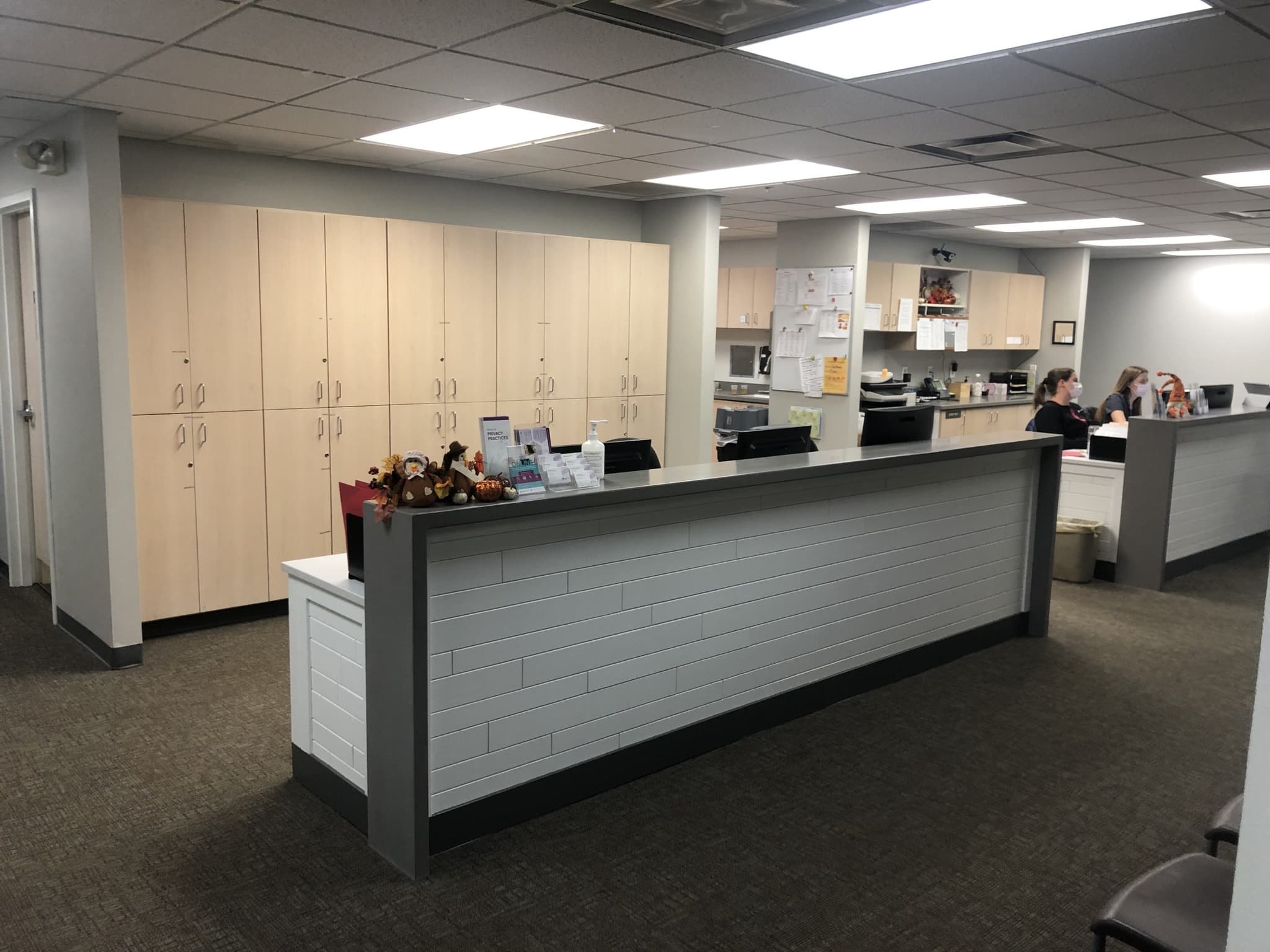 Image of pleasant grove clinic front desk