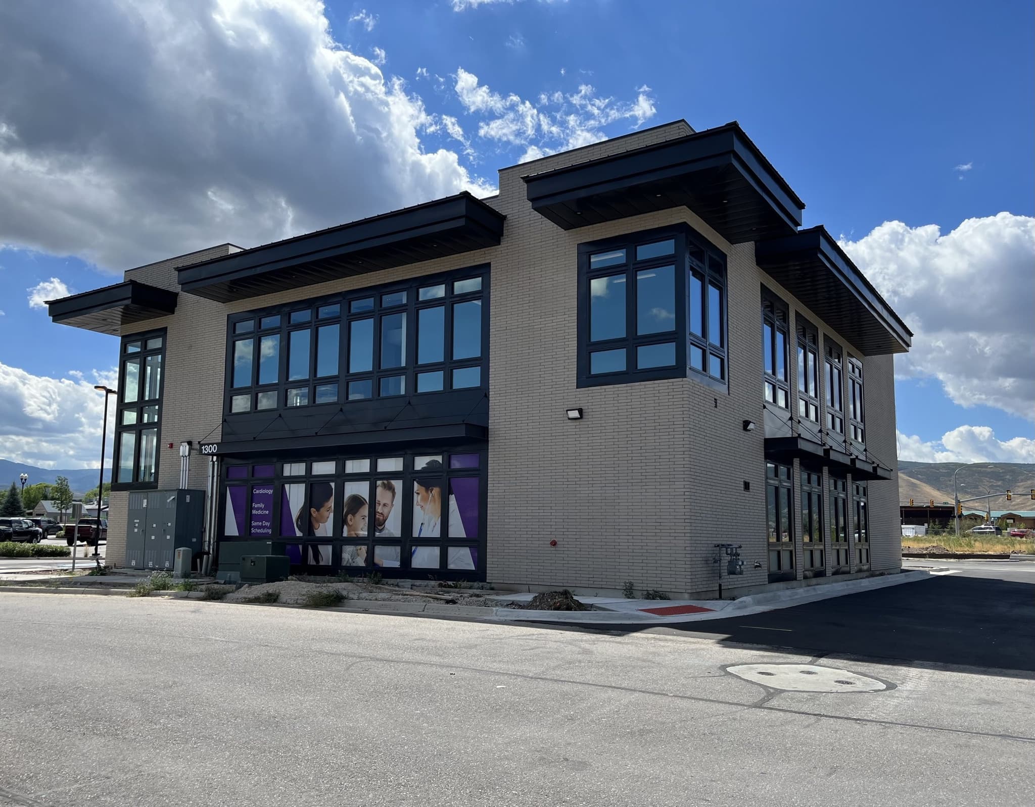 Image of The parking lot of Heber Family Medicine with Revere Health. Heber Family Medicine offers the highest quality of care for people of all ages!