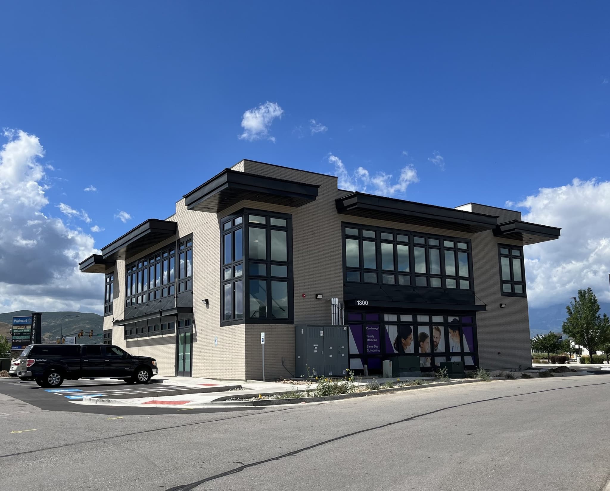 Image of the outside of the heber family medicine building. Visit Heber Family Medicine today for you or your family's medical needs! Call to schedule now.