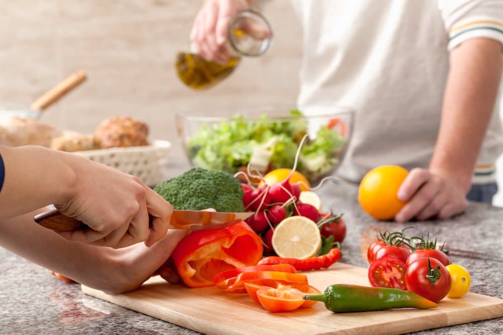 Picture of Cutting vegetables for a salad