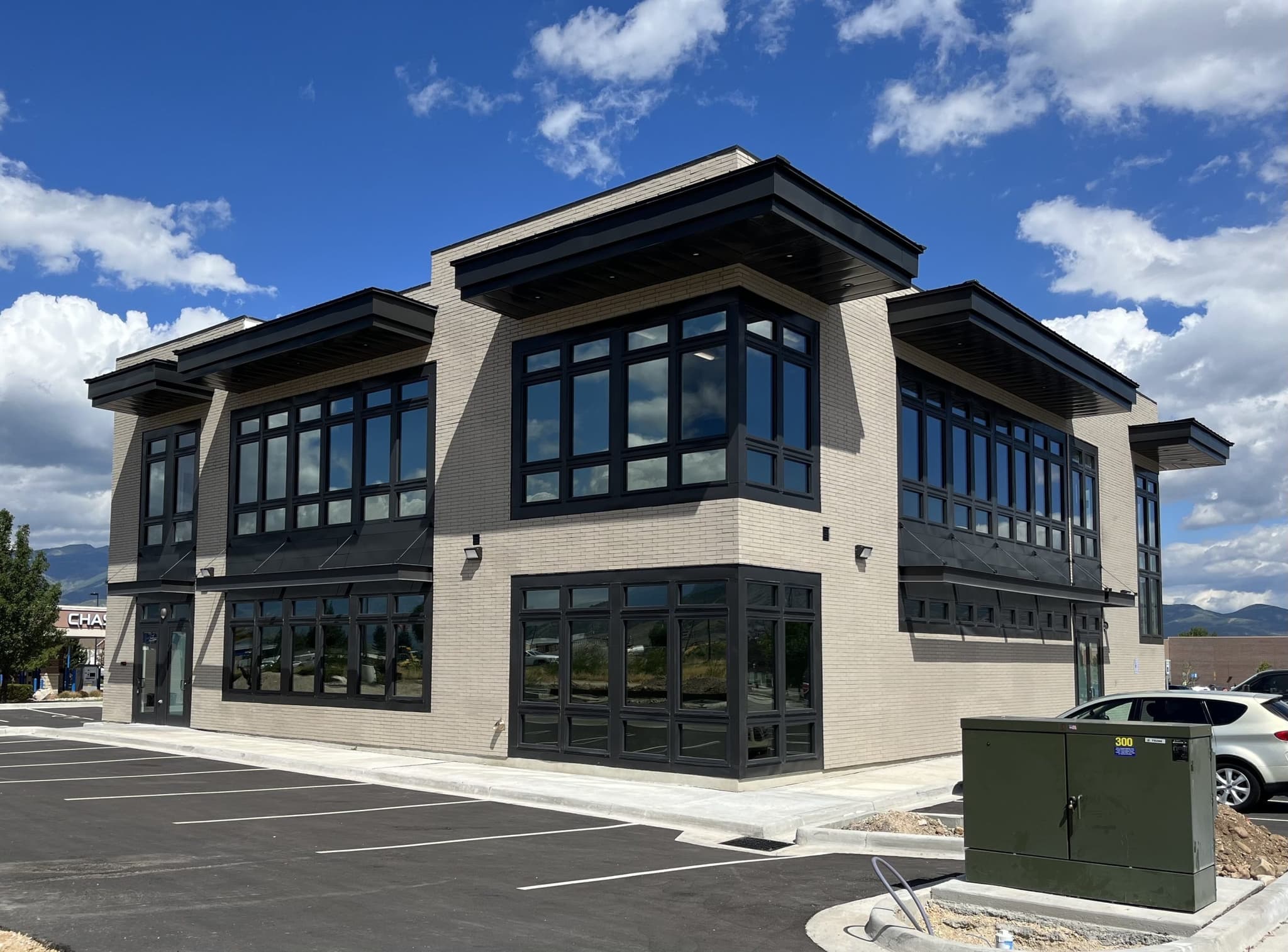 Image of Front entrance of the Heber Family Medicine.. Revere Health's Heber Family Medicine is happy to serve you and your family for all your medical needs!