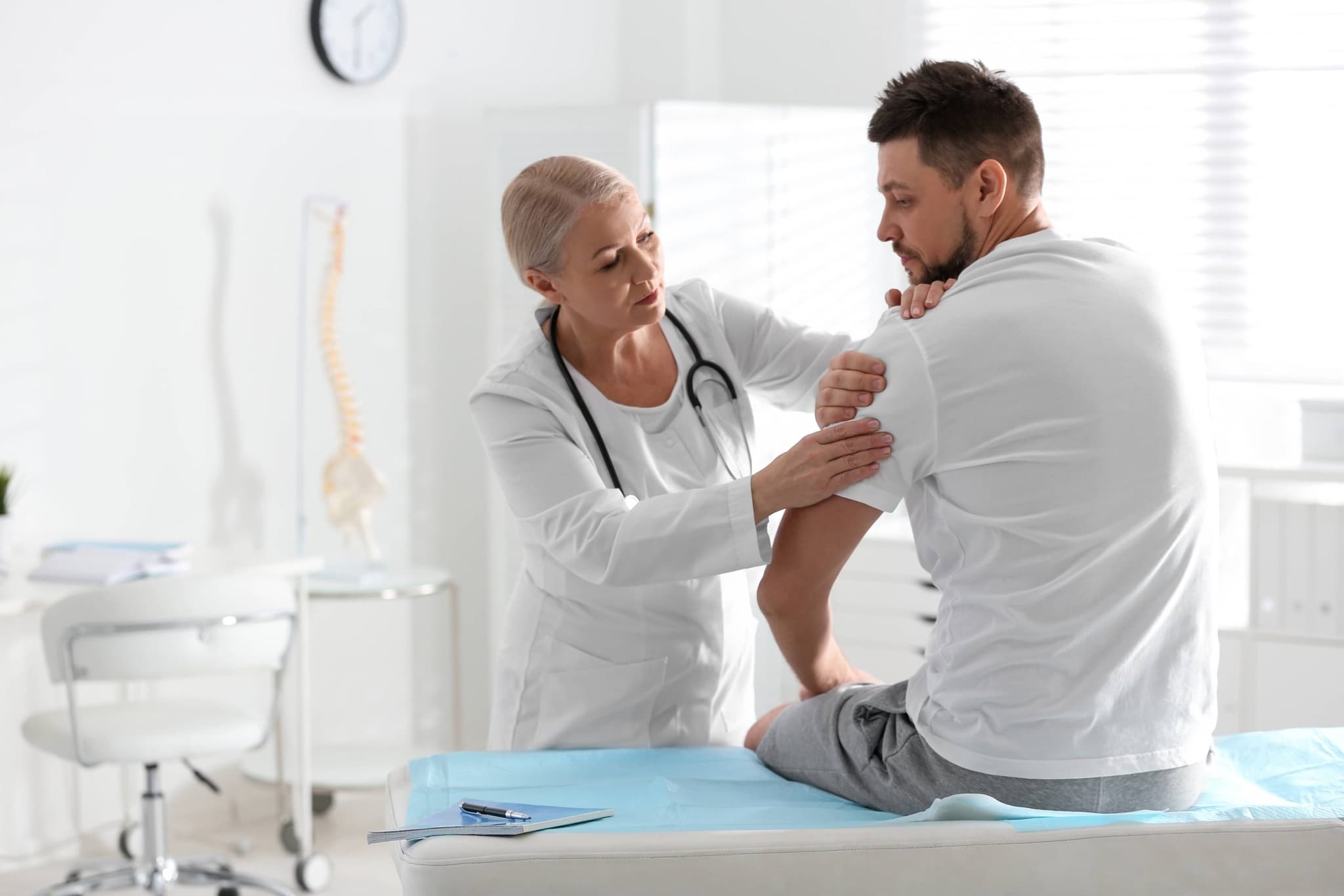 Our physicians help to reduce pain, swelling, injury, and joint stiffness in the knee and shoulder, helping you get back to the everyday things that you enjoy.