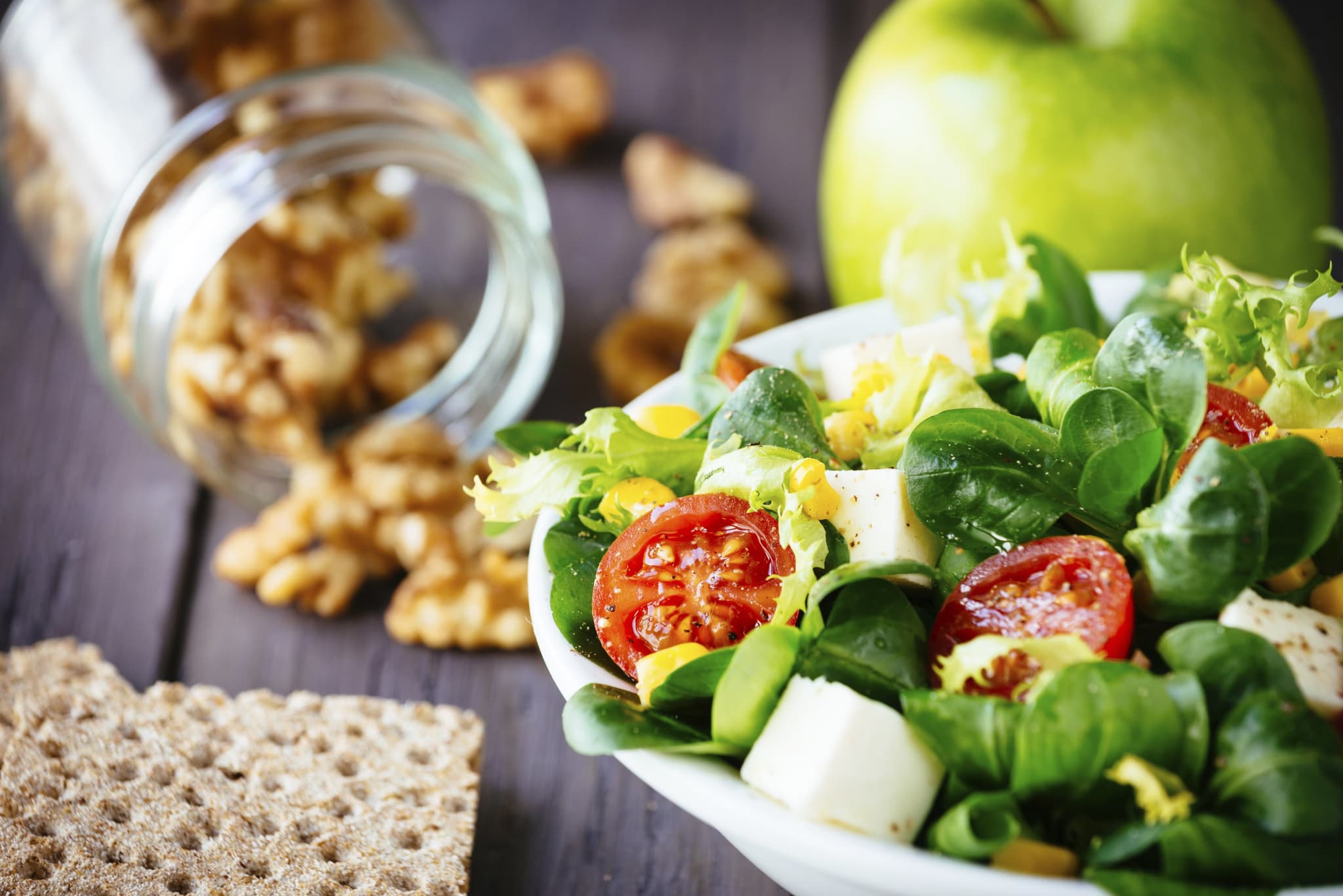 Picture of Dieting green salad and crackers