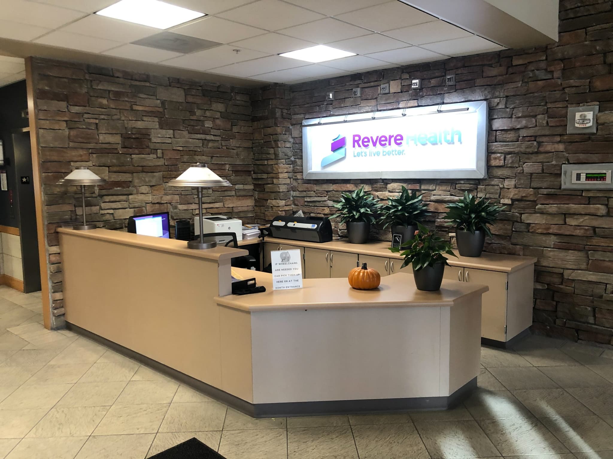 Image of american fork clinic front desk