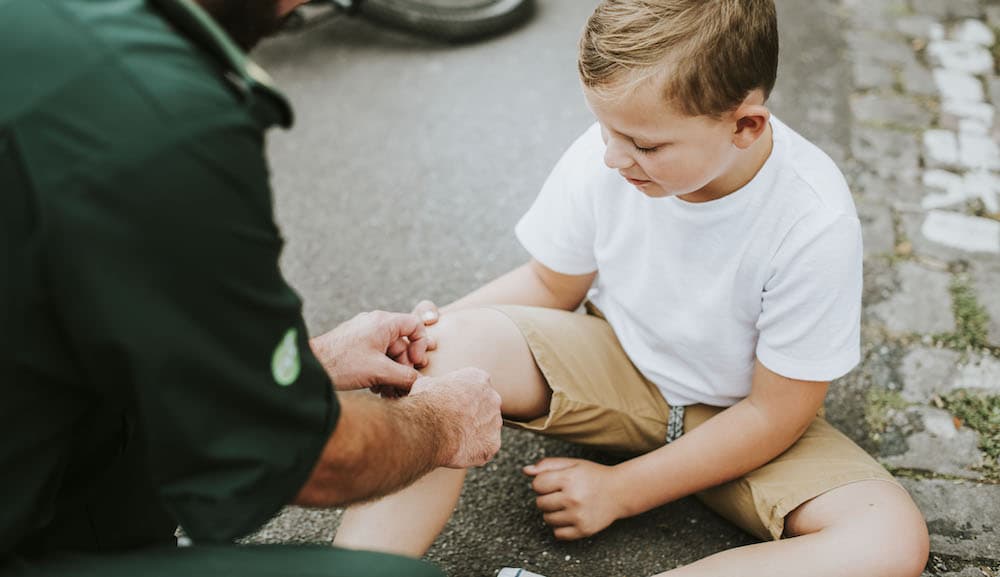 Featured image for article: My Child Got Hurt—Should We Go to the ER or Urgent Care?